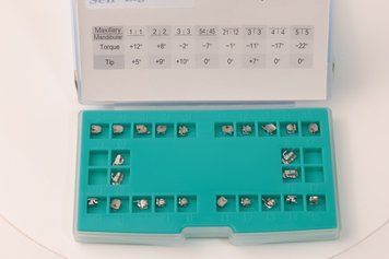 Самолигирующие брекеты Roth monoblok 0.022 3/H (24шт) набор 2460045274 фото
