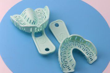 Оттискные перфорированные пластмассовые ложки для имплантов (ПАРА M) 1994083783 фото